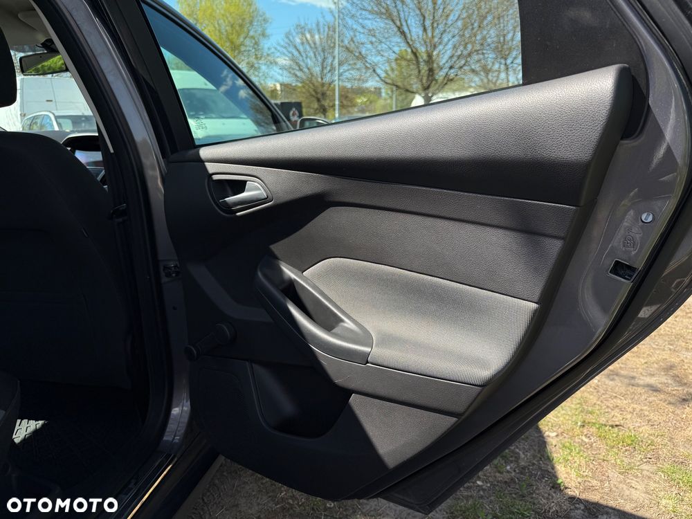 Ford Focus 1.6 EcoBoost Trend - 16