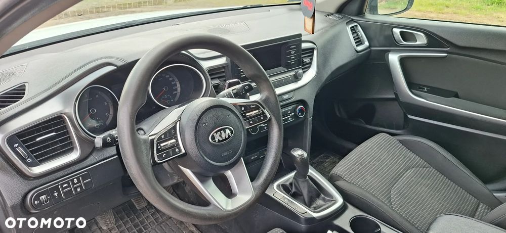 Kia Ceed - 9