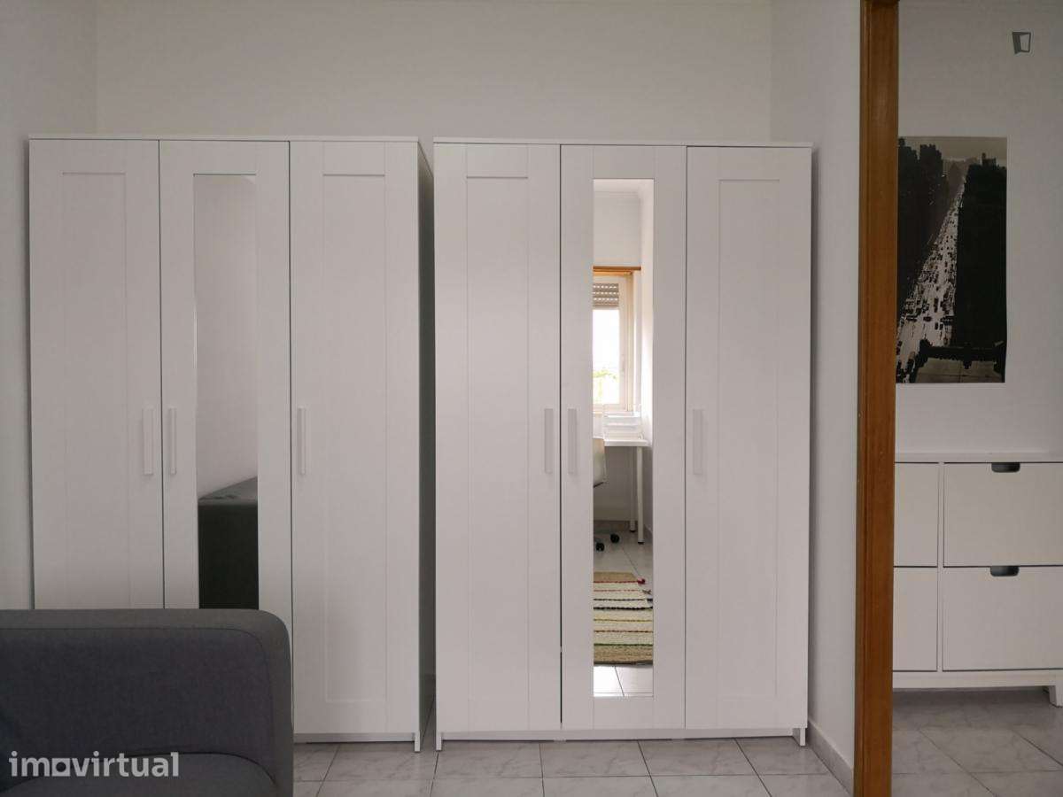 Quarto - localizado em Carcavelos Lisbon - Grande imagem: 4/16