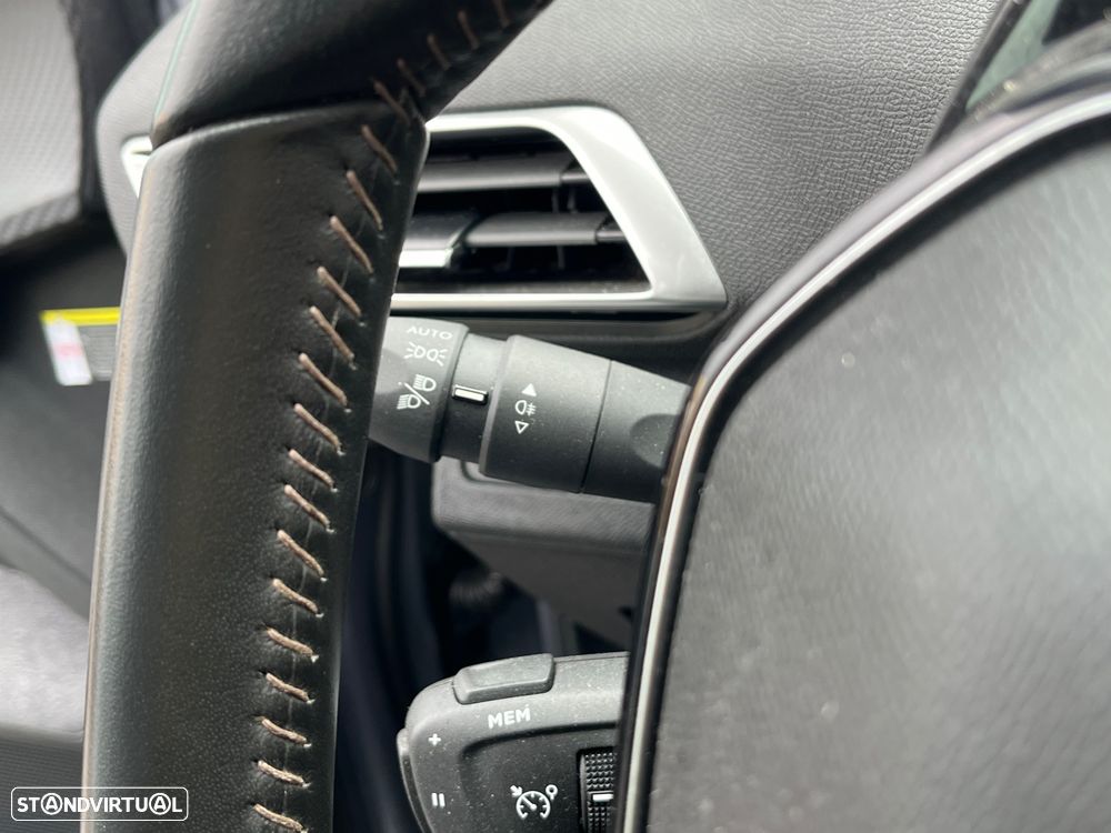 Peugeot 3008 1.5 BlueHDi Active Pack - 27