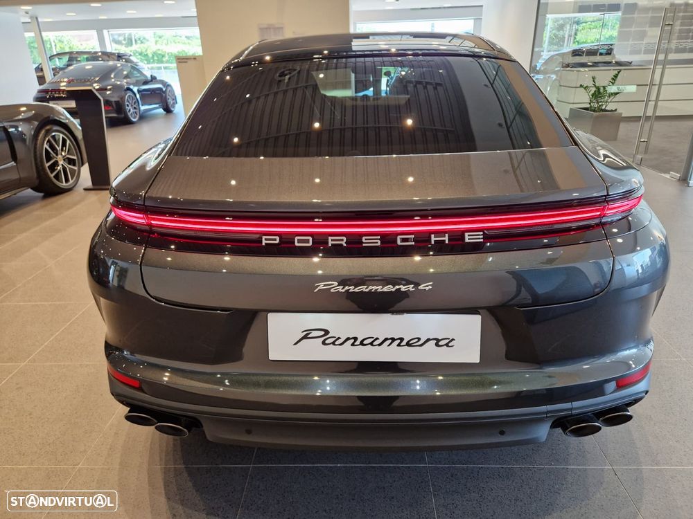 Porsche Panamera 4 E-Hybrid - 4