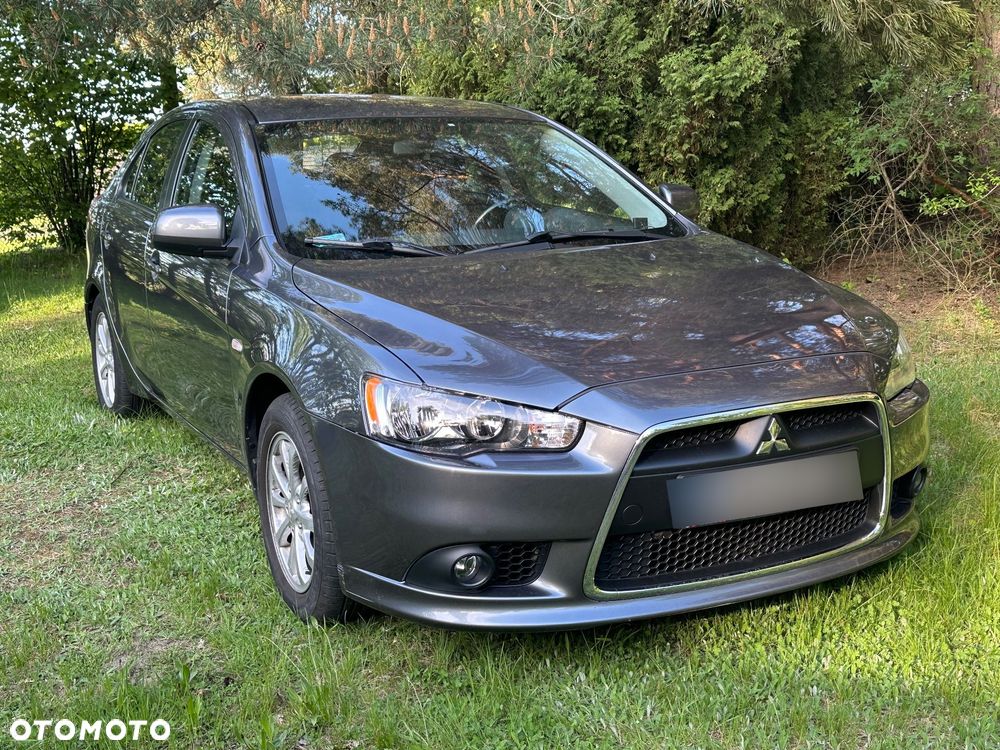Mitsubishi Lancer 1.6 Invite - 1