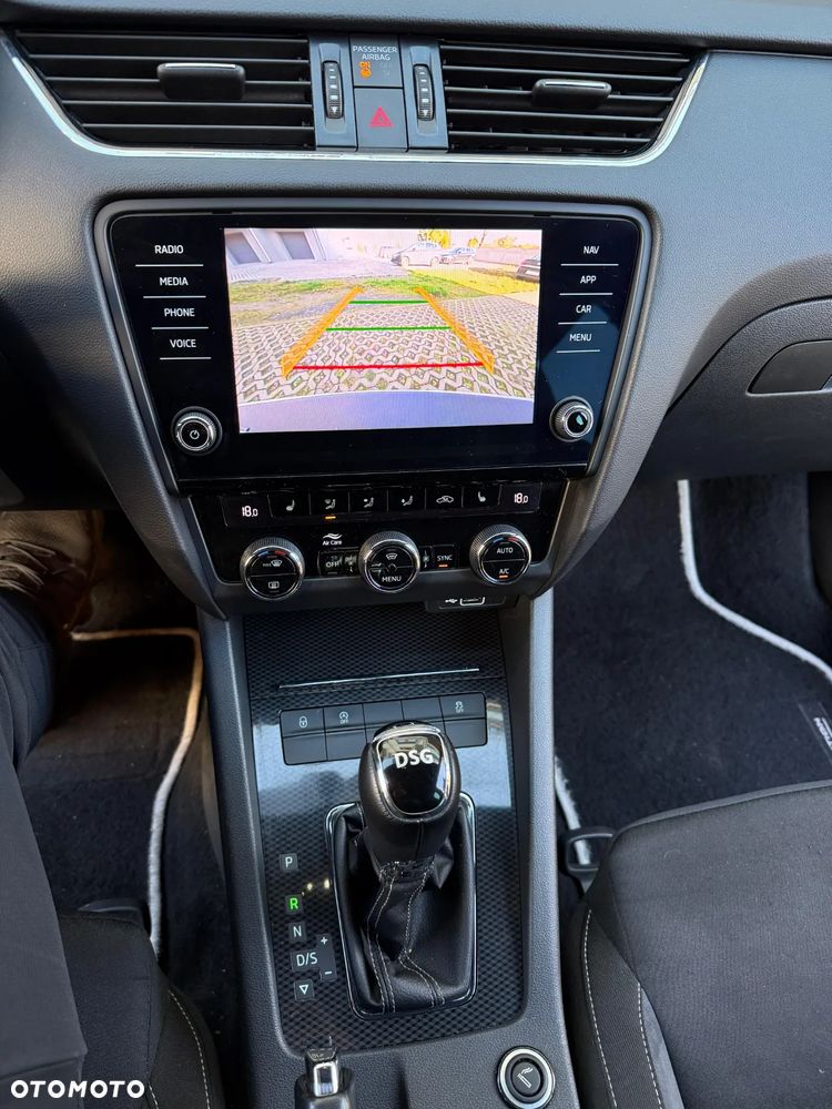Skoda Octavia 2.0 TDI DSG RS - 13