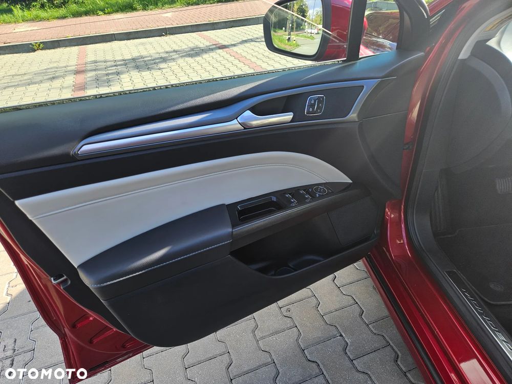 Ford Mondeo SW 2.0 EcoBlue Titanium - 25