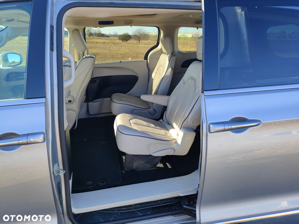 Chrysler Pacifica - 7
