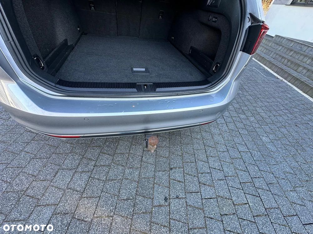Volkswagen Passat 2.0 TDI SCR DSG Highline - 32