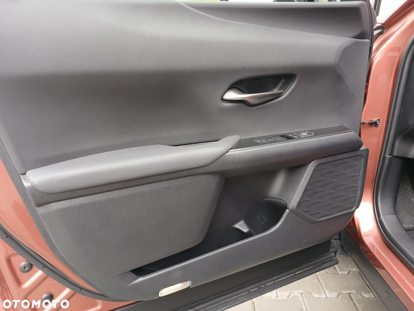 Lexus UX 300h F Sport Design - 21