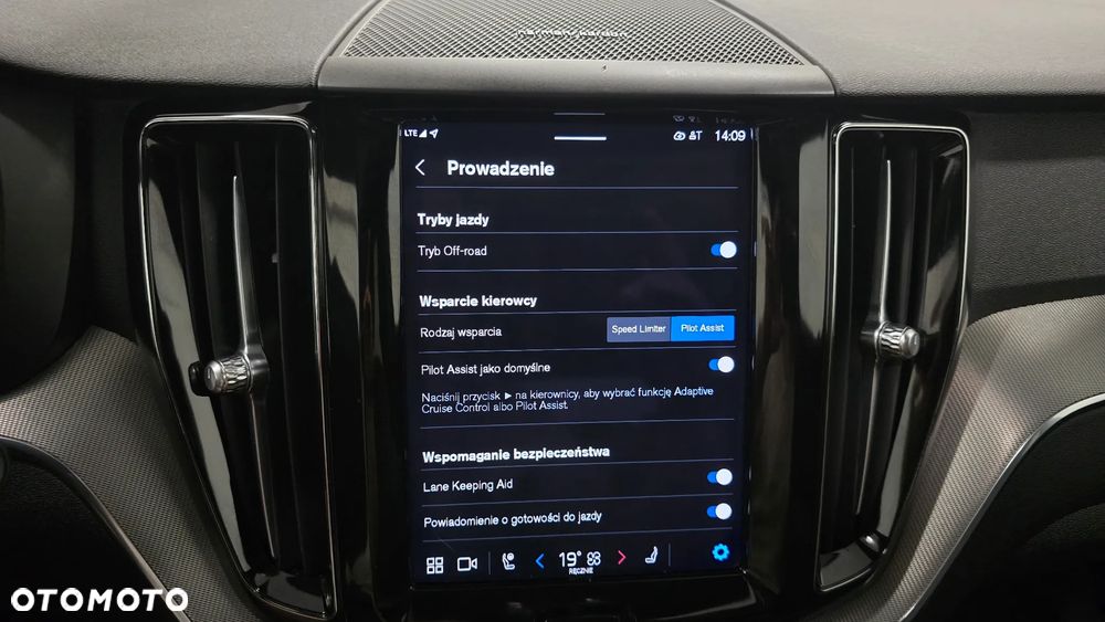 Volvo XC 60 B4 D AWD Ultimate Dark - 29