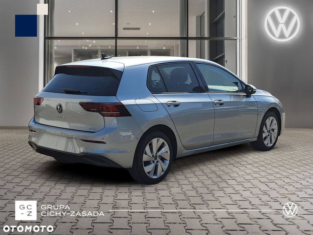 Volkswagen Golf - 6