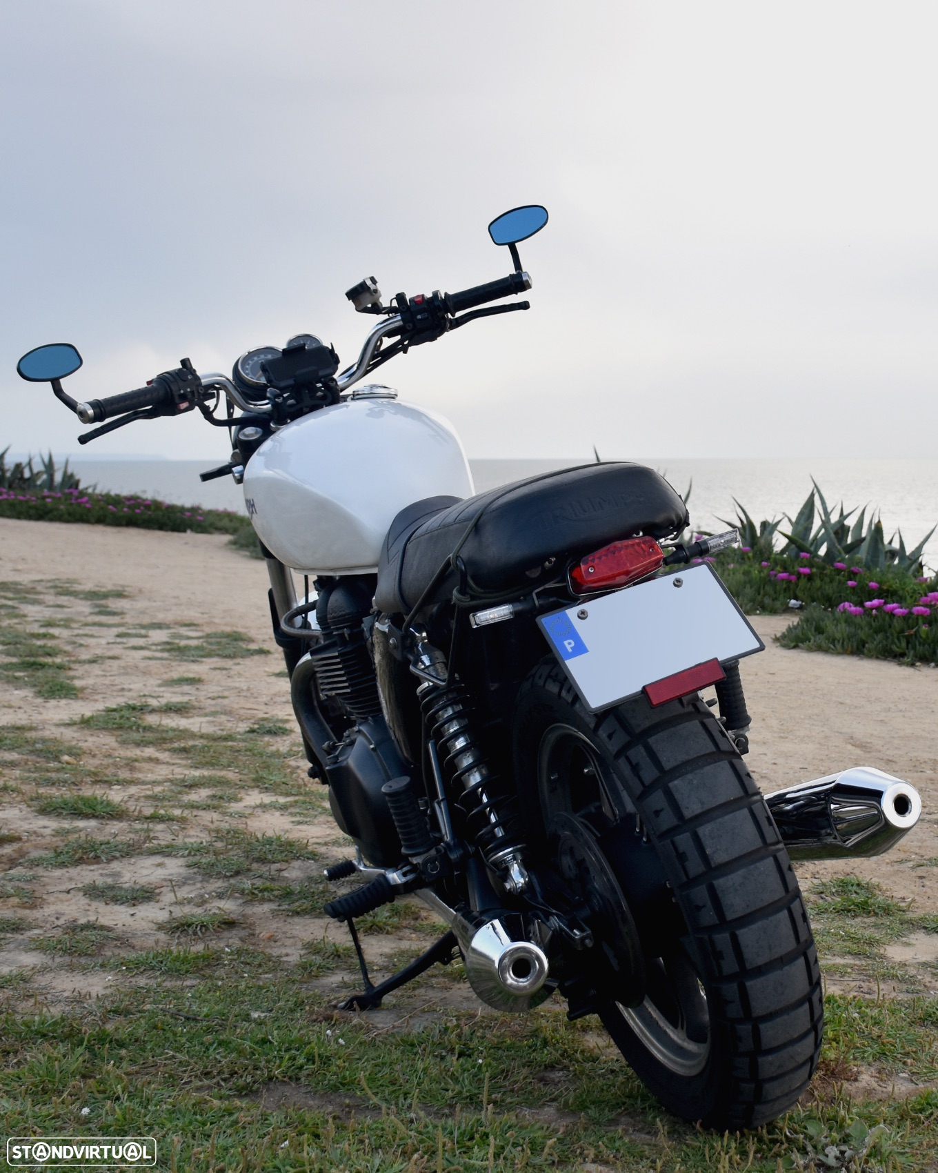 Triumph Bonneville SE - 3