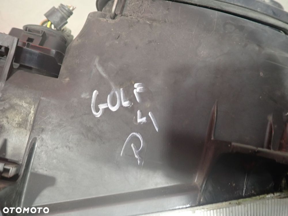 LAMPA PRAWA PRZEDNIA VOLKSWAGEN GOLF IV - 5
