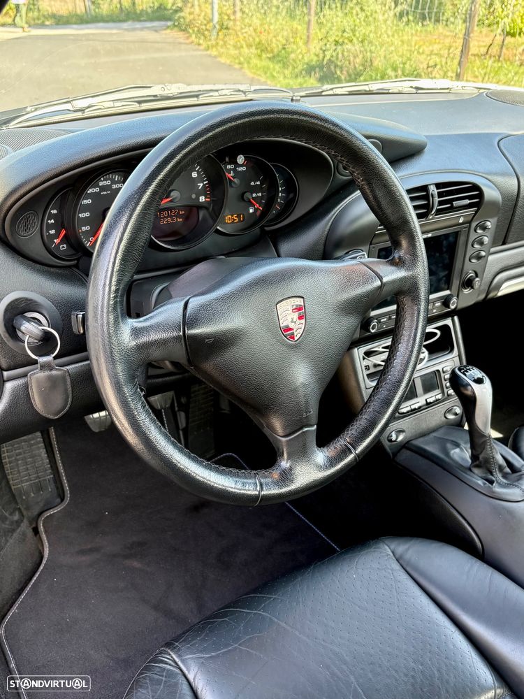 Porsche 911 (996) Carrera - 11