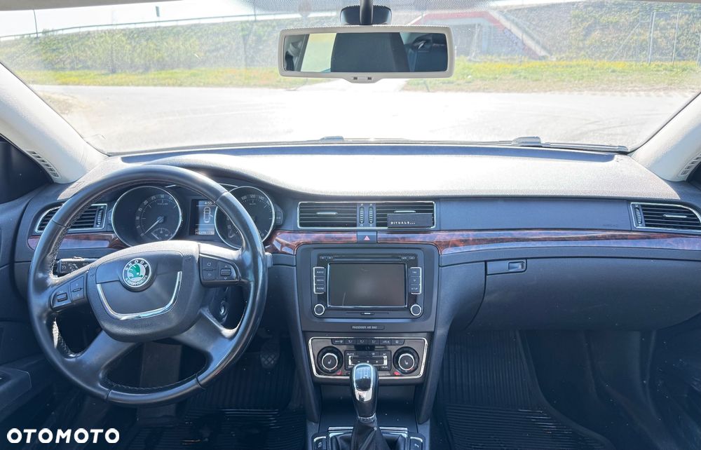 Skoda Superb 2.0 TDI Elegance - 10