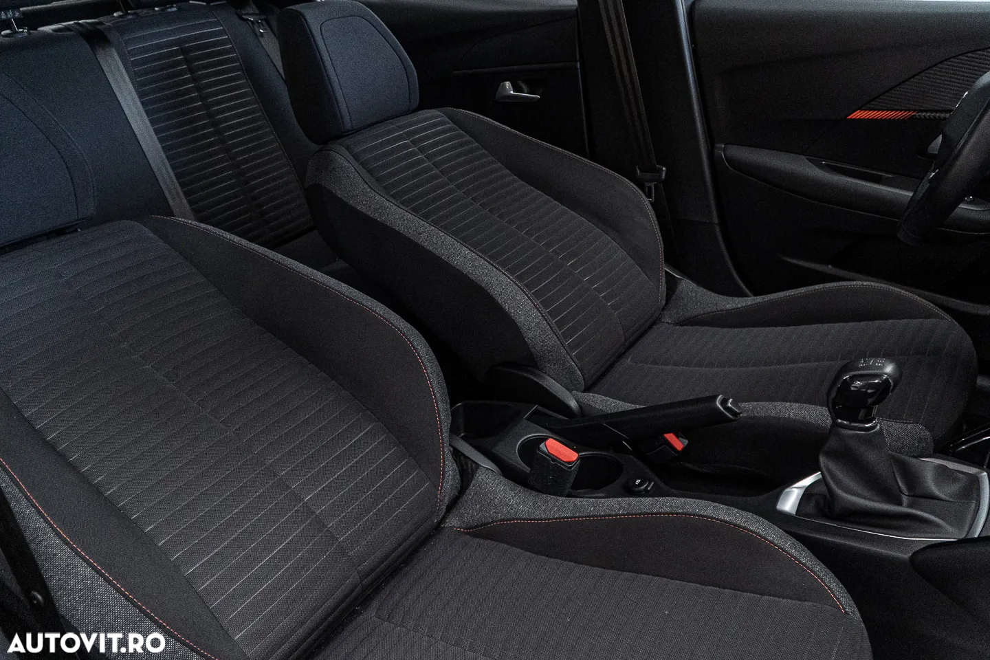 Peugeot 208 1.2L PureTech 100 S&S BVM6 Allure - 38