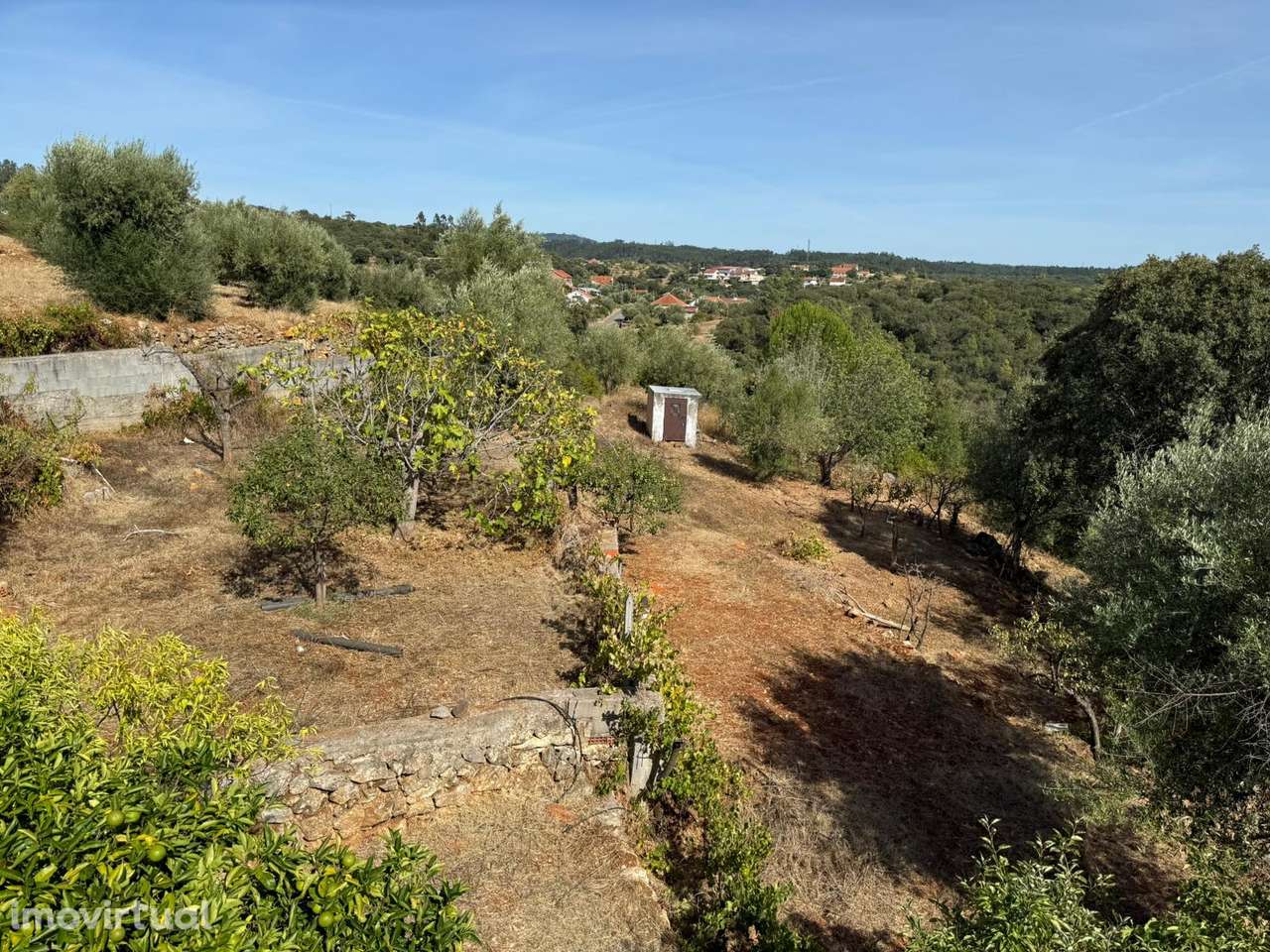 Moradia antiga com terreno, furo de agua e painéis solares aquecimento - Grande imagem: 4/34