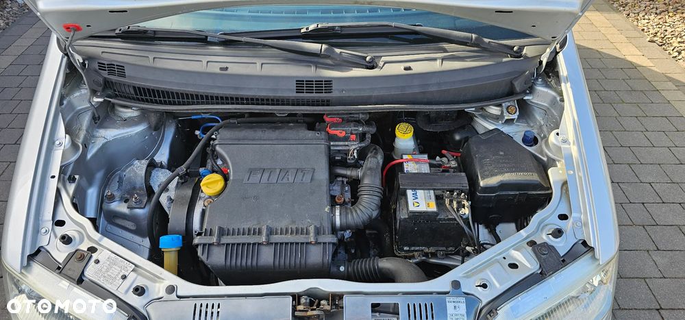 Fiat Idea 1.4 16V Emotion - 9