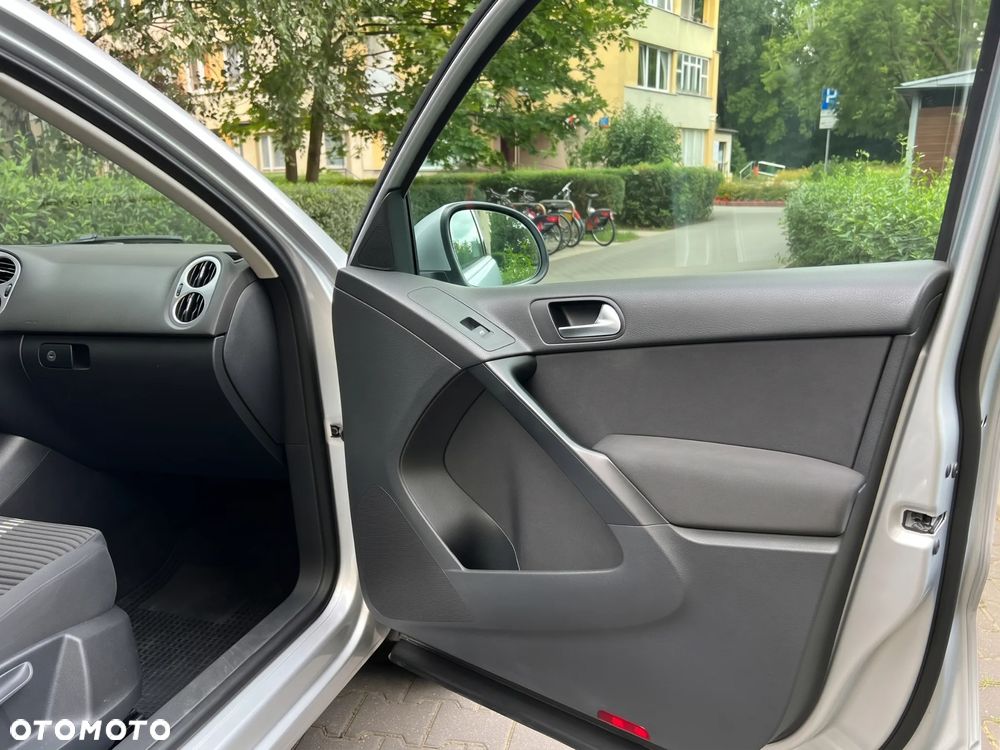 Volkswagen Tiguan - 11