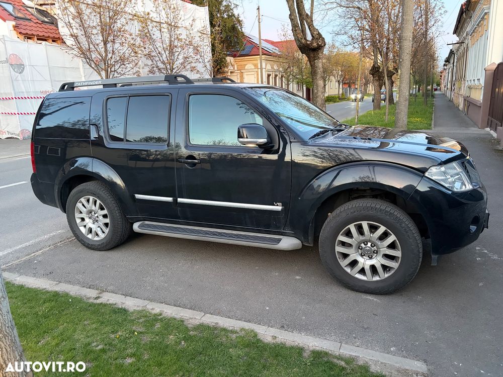 Nissan Pathfinder - 3