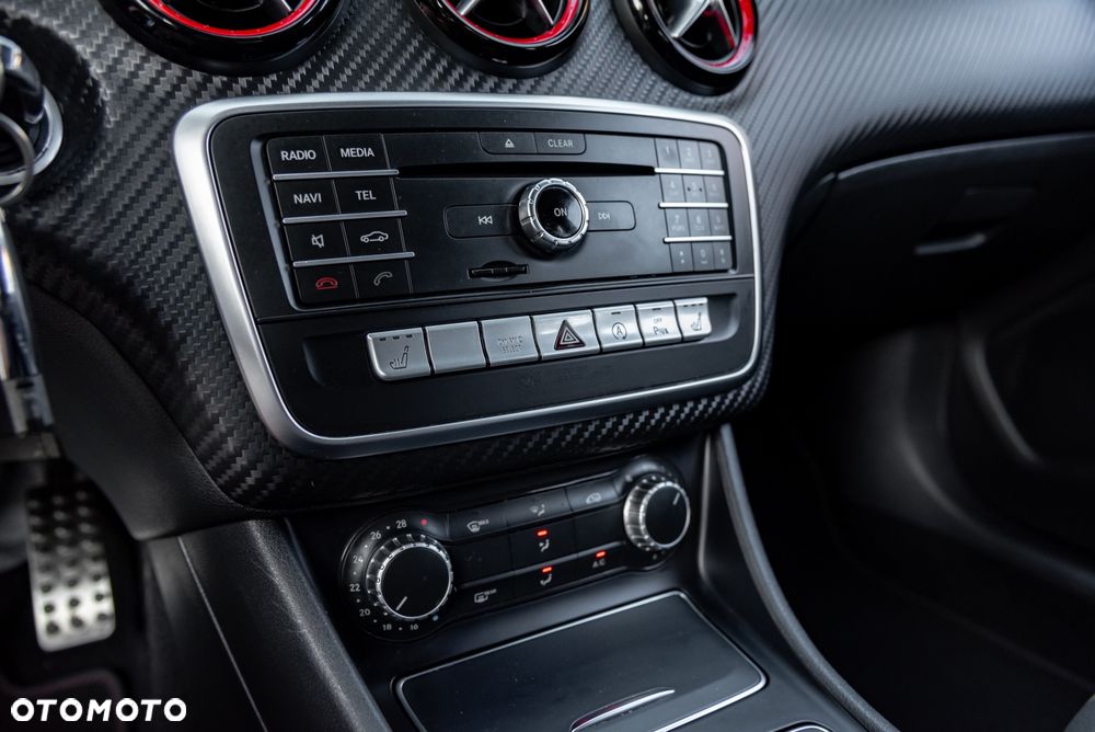 Mercedes-Benz Klasa A 250 Sport 7G-DCT - 36