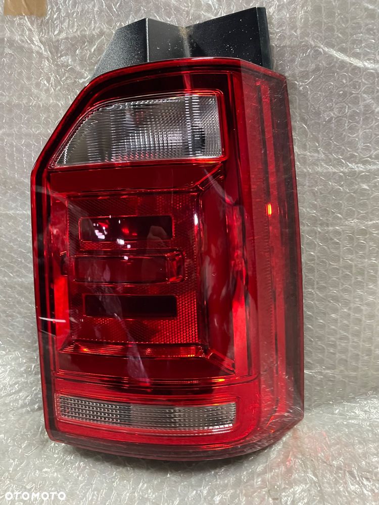 LAMPA TYŁ PRAWA VOLKSWAGEN MULTIVAN T6 - 4