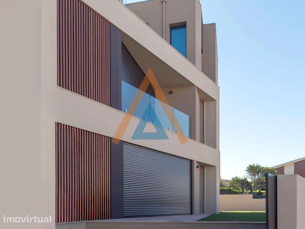 Moradia T3 Duplex - São Félix da Marinha - V. N. Gaia
