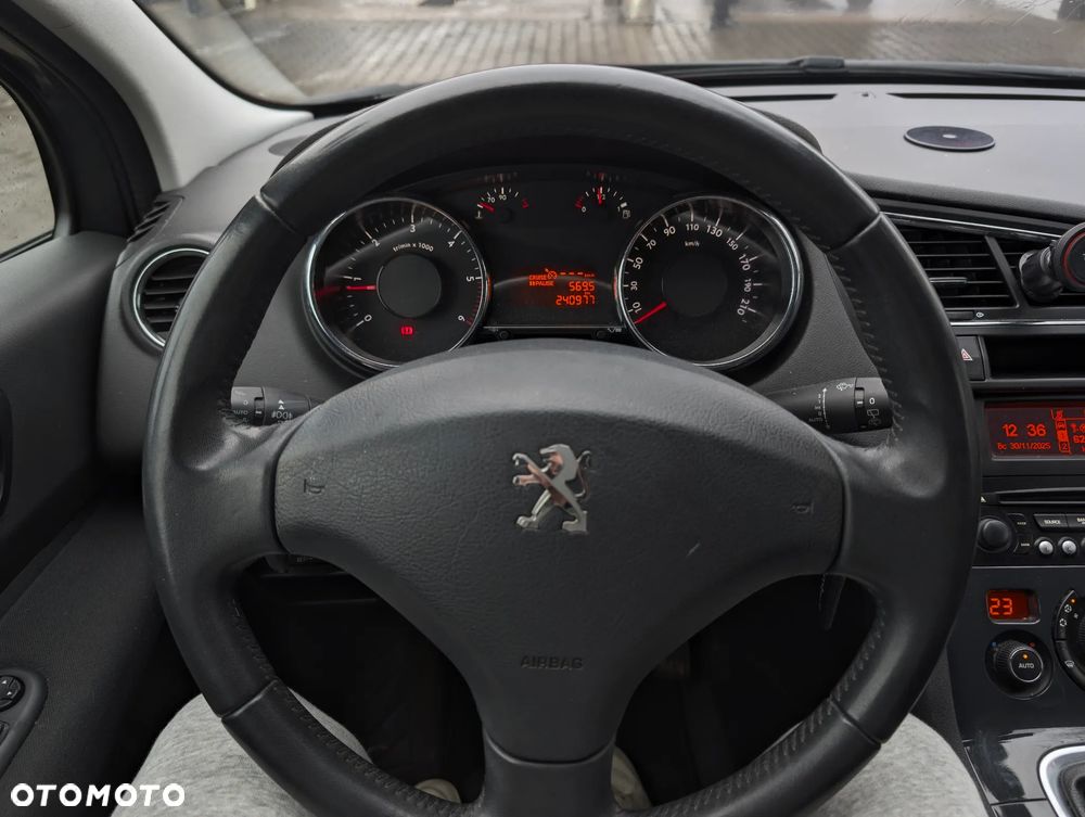 Peugeot 5008 - 10