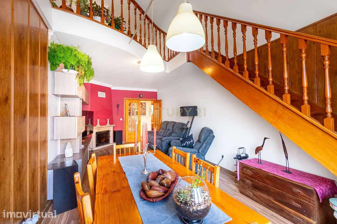 Exclusivo T4 Duplex na Urbanização da Cavaleira | 205 m² de Área Total - Grande imagem: 3/36