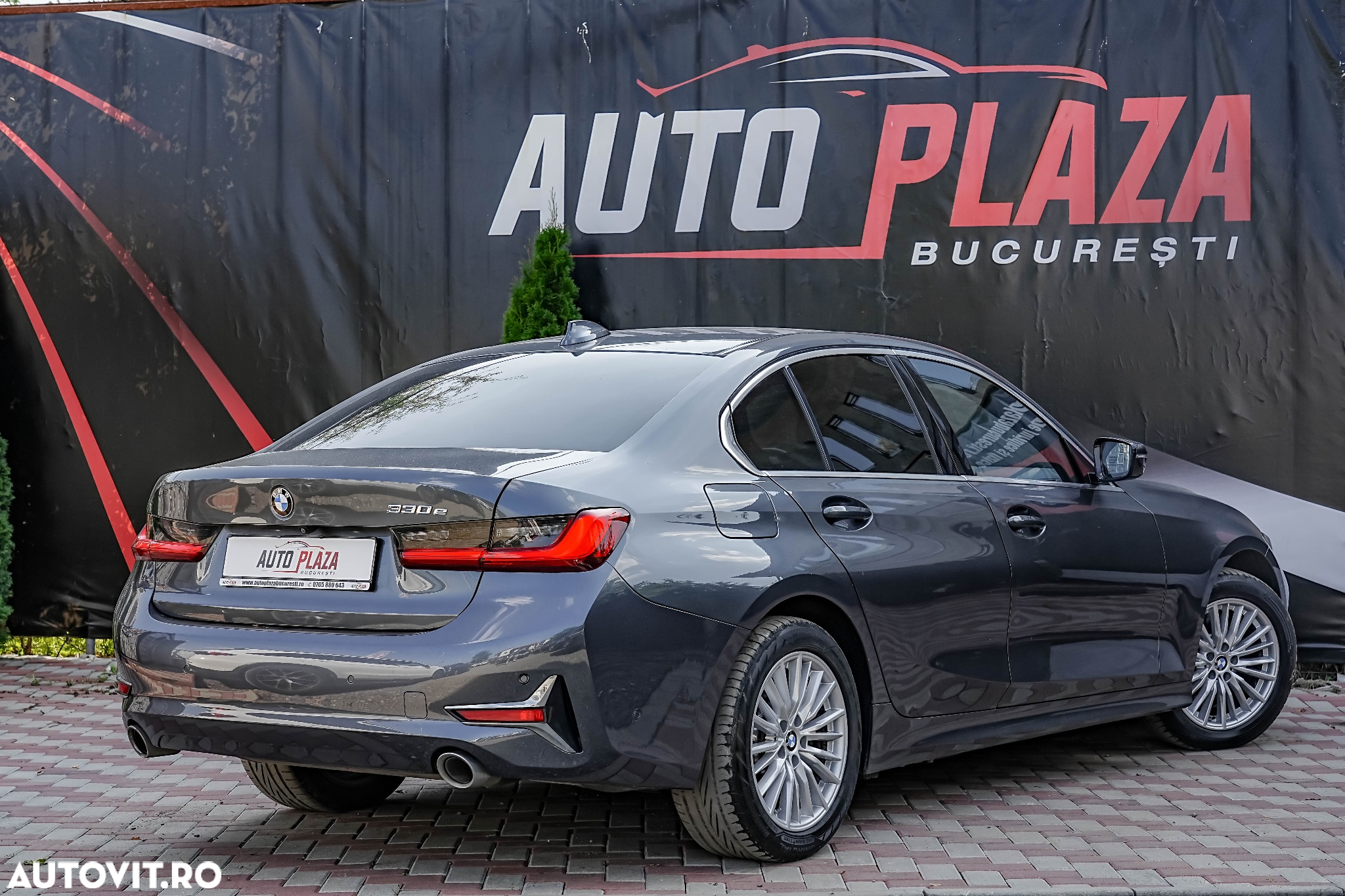 BMW Seria 3 330e Aut. Luxury Line - 11