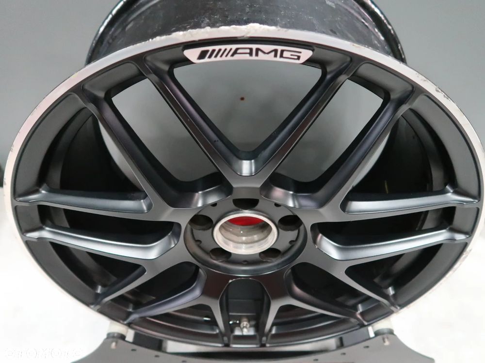 W033 Felga Mercedes A1774012400 9x19et52 - 5