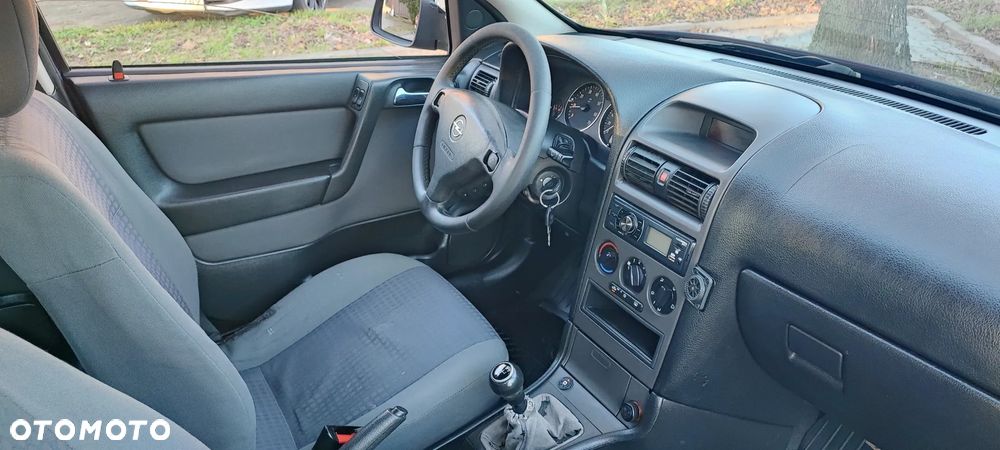 Opel Astra 1.6 GL / Club - 11
