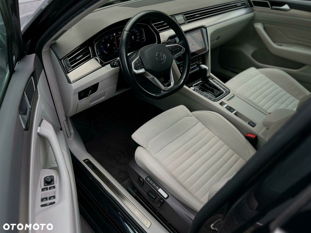Volkswagen Passat 2.0 TDI 4Mot Elegance DSG - 9