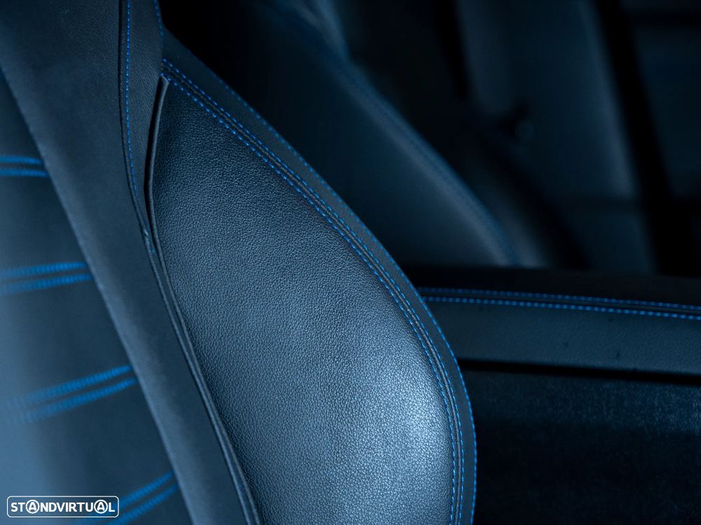 BMW 320 d Pack Desportivo M Auto - 24