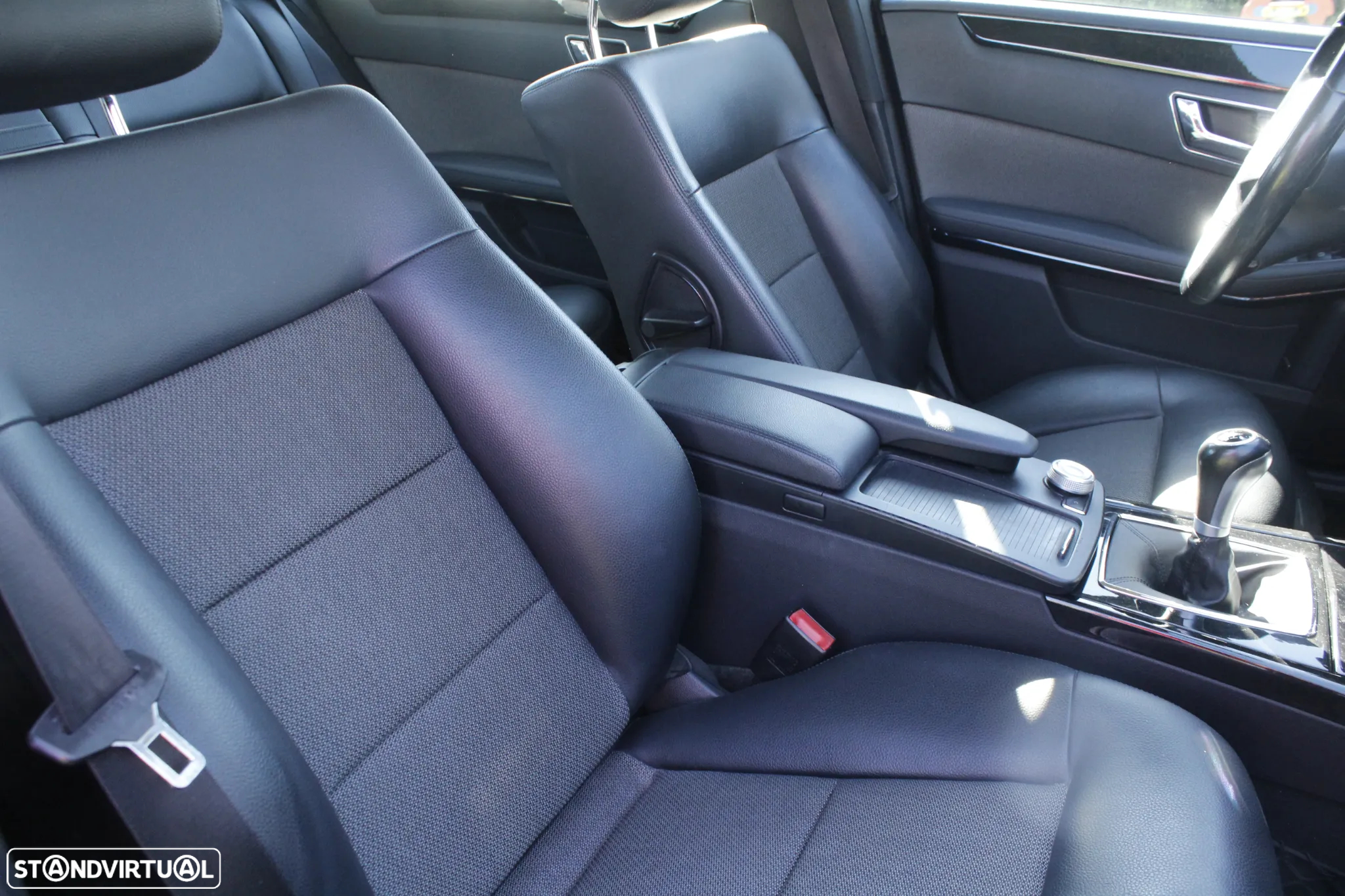 Mercedes-Benz E 250 BlueTEC Avantgarde - 30