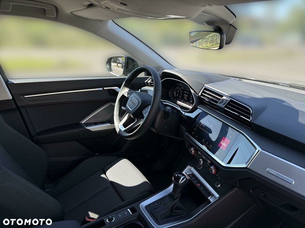 Audi Q3 Sportback - 16