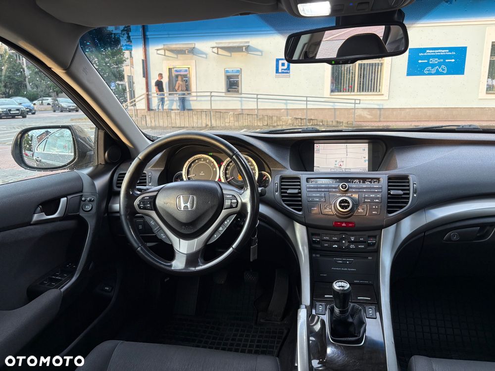 Honda Accord 2.0 Executive Nav - 26