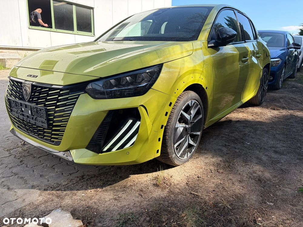 Peugeot 208 - 3