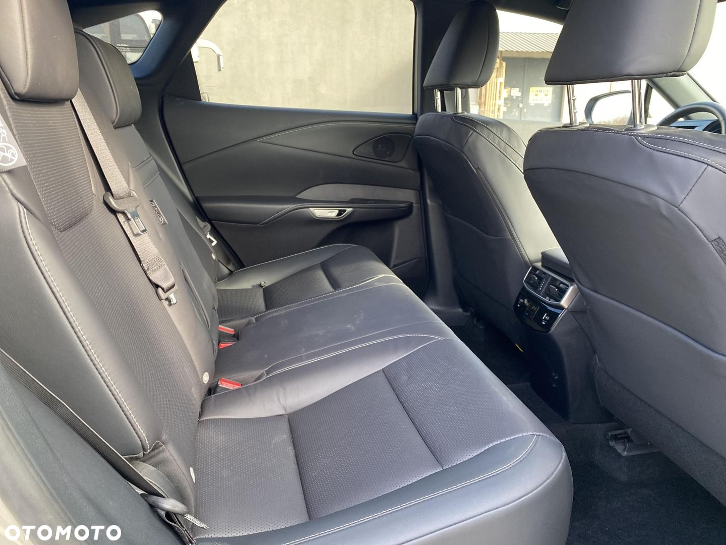 Lexus RX 350h Prestige - 14