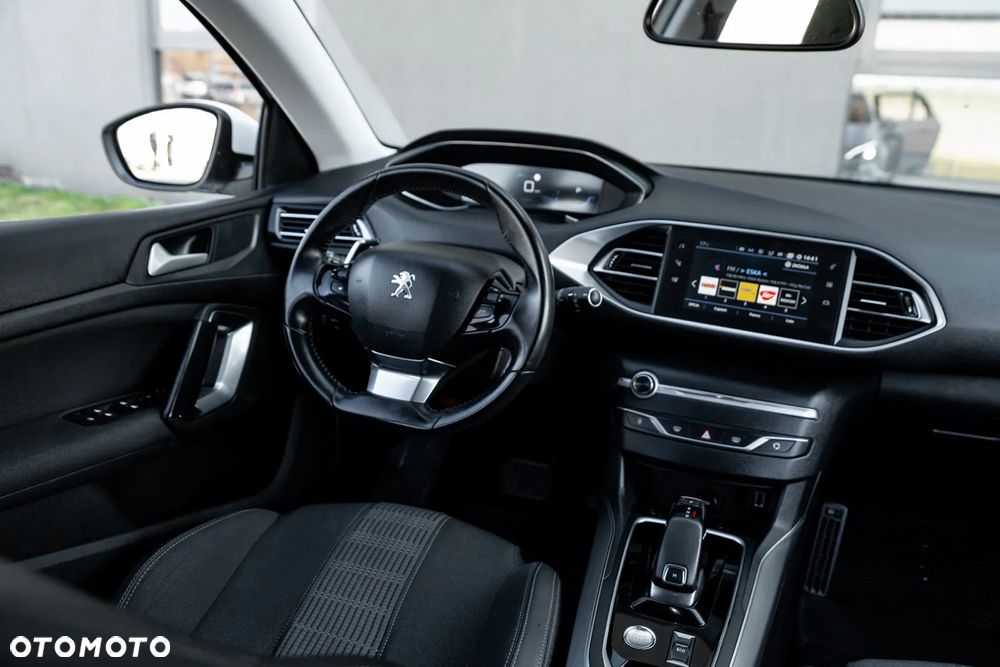 Peugeot 308 PureTech 130 GPF EAT8 Stop & Start Allure - 26