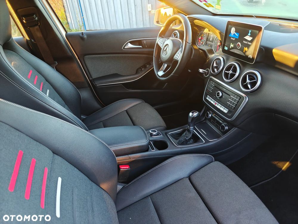 Mercedes-Benz Klasa A 180 (BlueEFFICIENCY) AMG Sport - 39