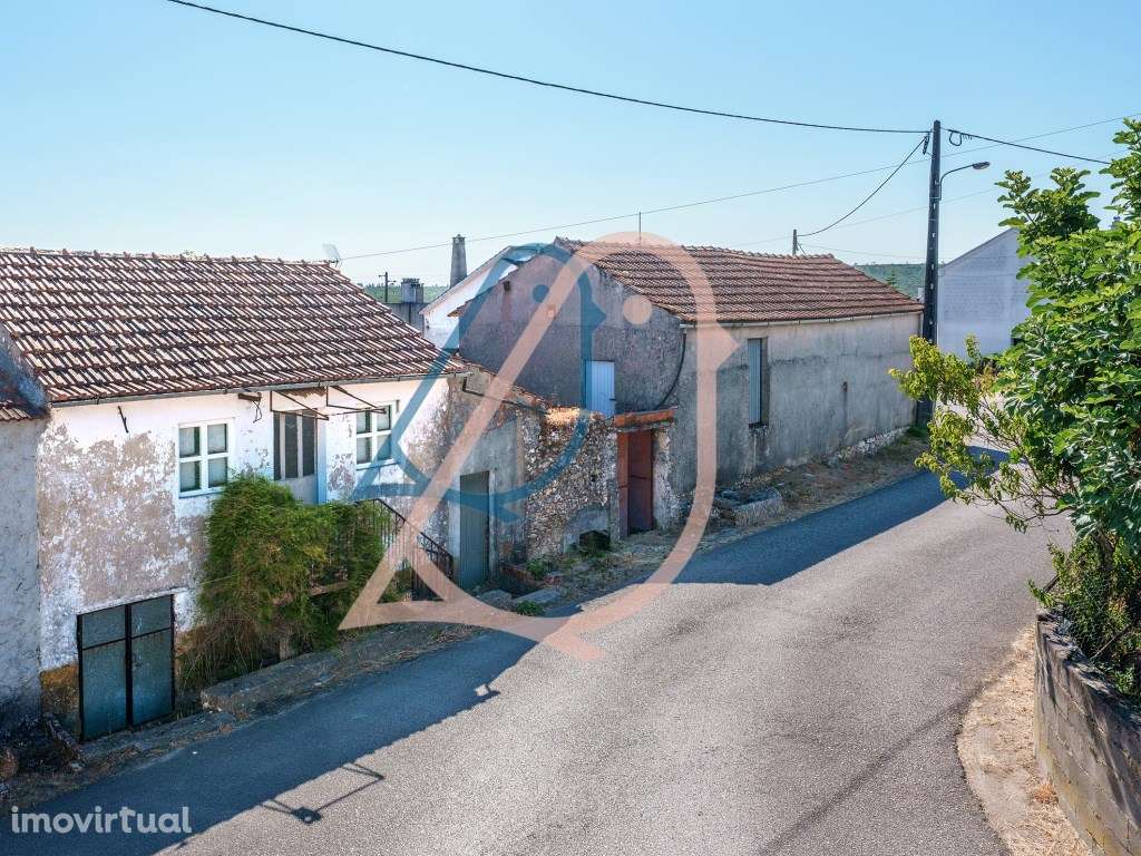 Moradia para restauro - Ideal para investimento ou habitação - Grande imagem: 3/49