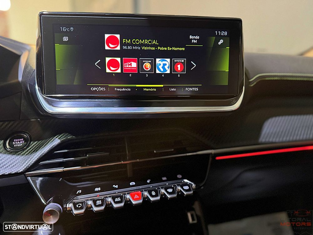 Peugeot 2008 1.2 PureTech GT Line - 28