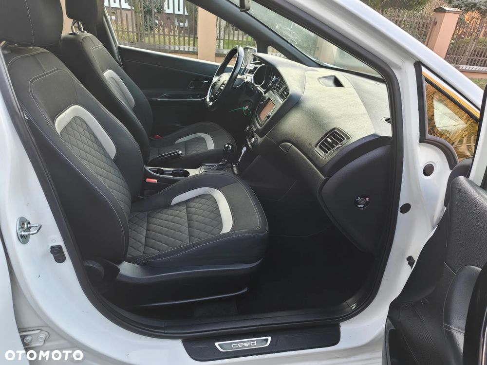 Kia Ceed 1.6 CRDi 136 DCT ISG GT Line - 25