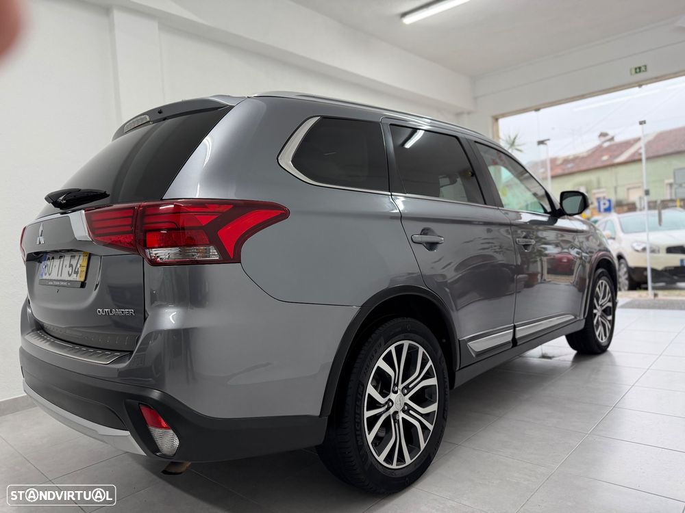 Mitsubishi Outlander 2.2 DI-D Instyle Navi Black Edition - 8