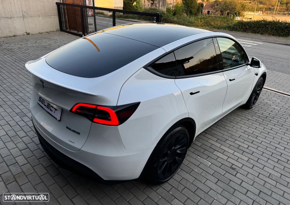 Tesla Model Y Long Range Dual Motor AWD - 13