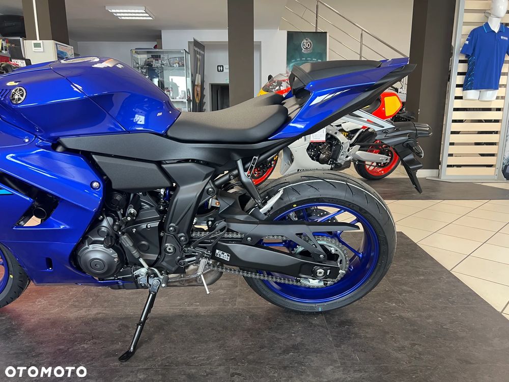 Yamaha R7 - 11