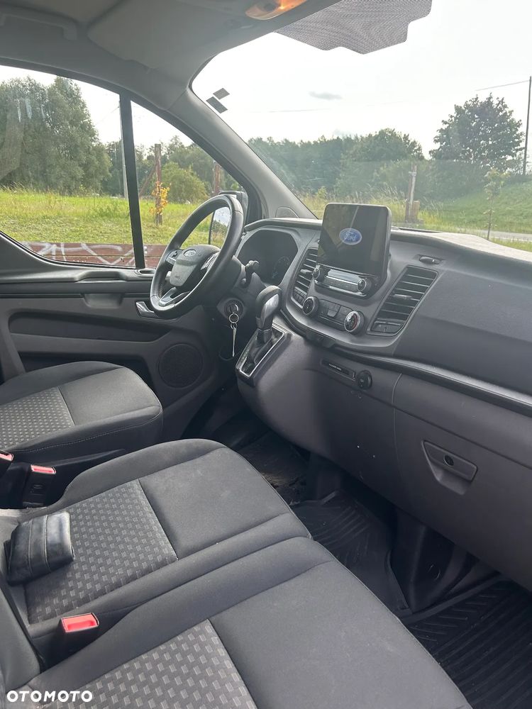 Ford TRANSIT CUSTOM - 11