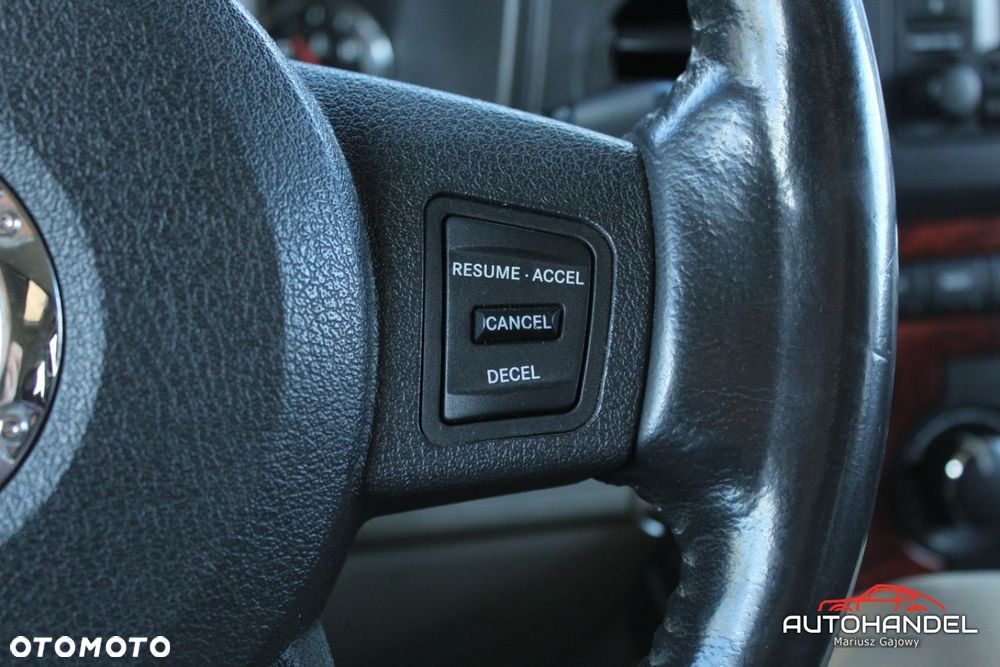 Jeep Commander - 11