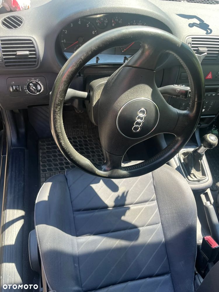 Audi A3 3-drzwiowe 1.6 FSI Ambiente - 19
