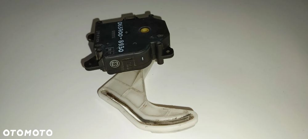 SILNICZEK NAGRZEWNICY STEROWNIK NASTAWNIK KLAP OGRZEWANIA TOYOTA COROLLA VERSO AVENSIS T25 COROLLA E12 0637008930 - 1