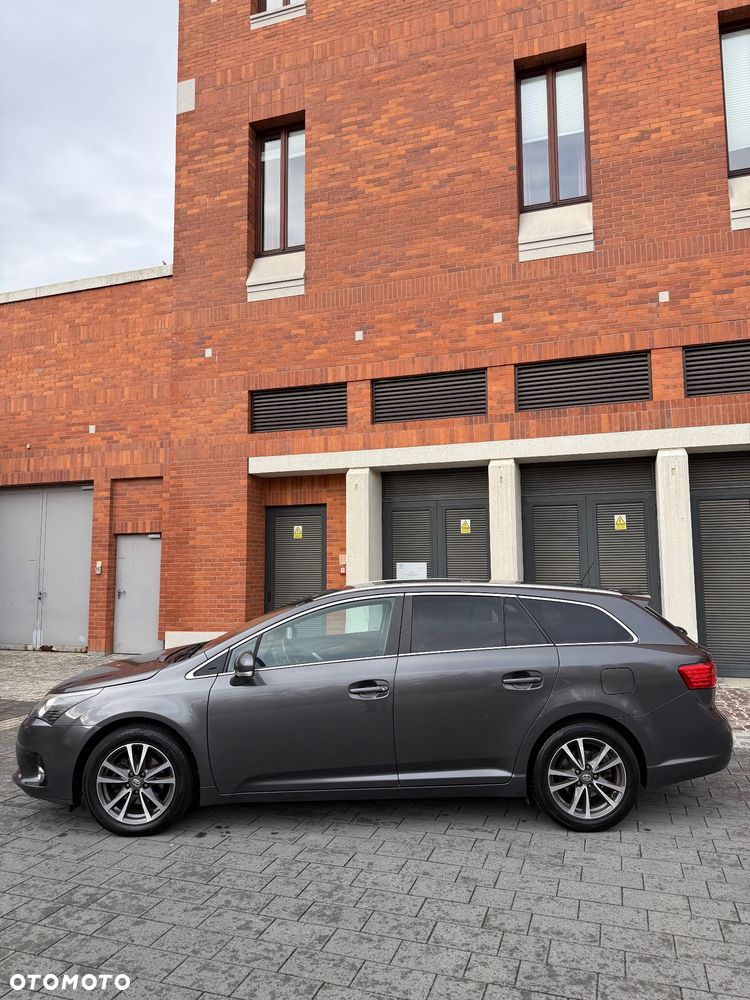 Toyota Avensis 1.8 Sol plus NAVI - 22